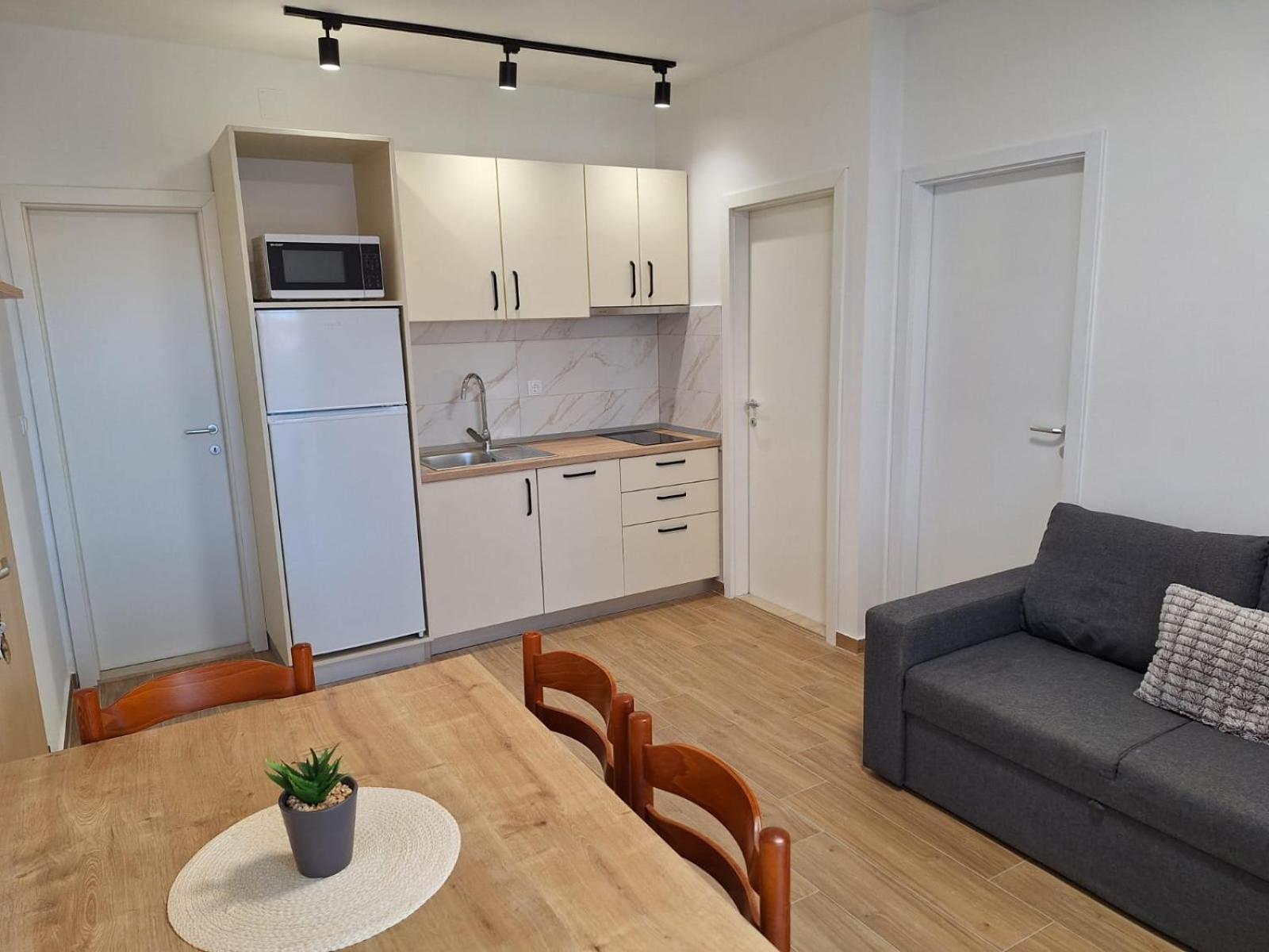 Apartmani Marino 普利拉卡 外观 照片
